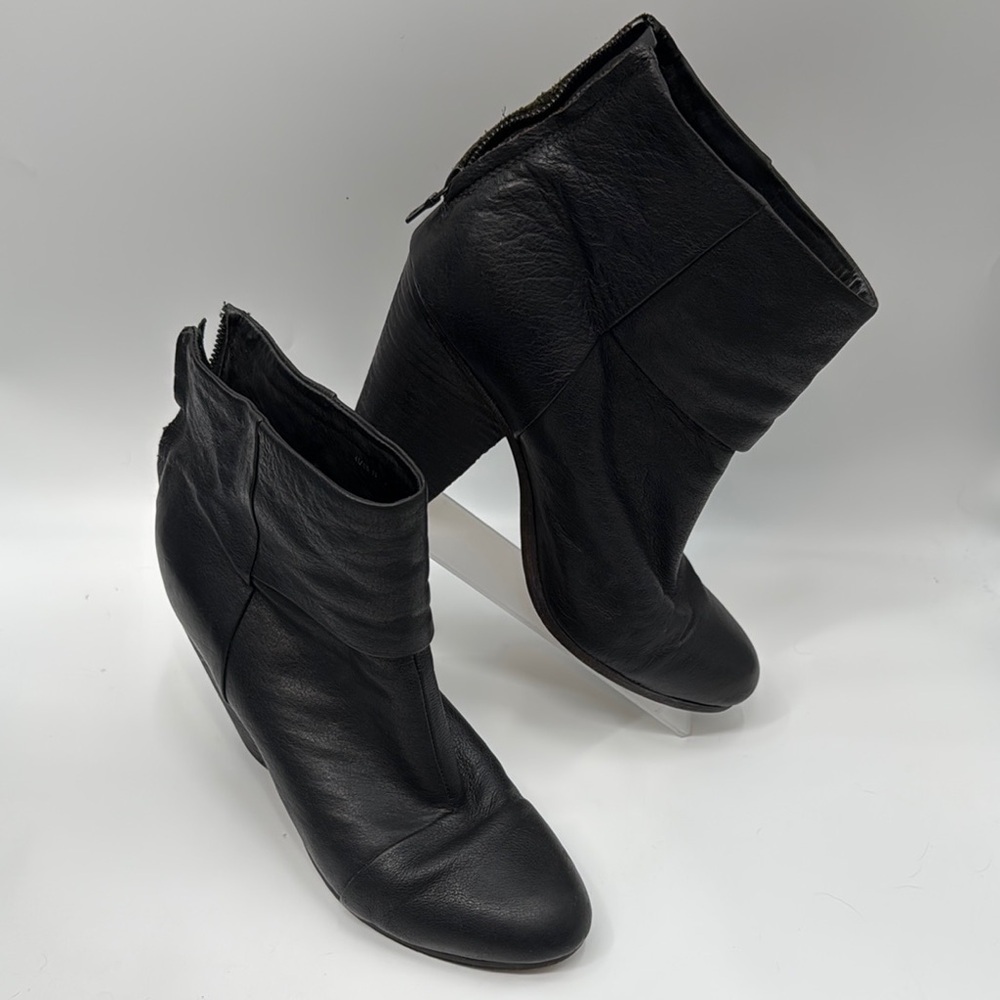 rag & bone Black Ankle Boots with Stacked Heel and Rounded Toe Size 41 (US 10)